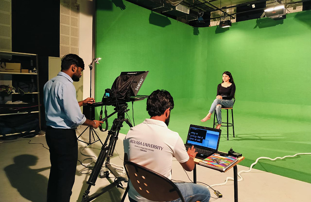 Empowering Students Through Advanced Labs