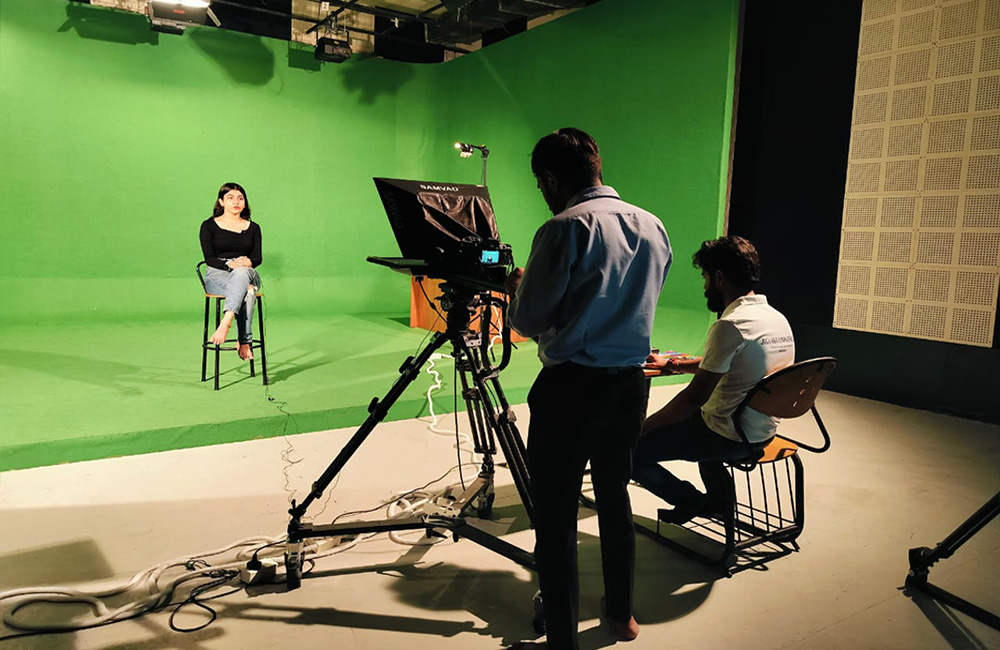 Empowering Students Through Advanced Labs