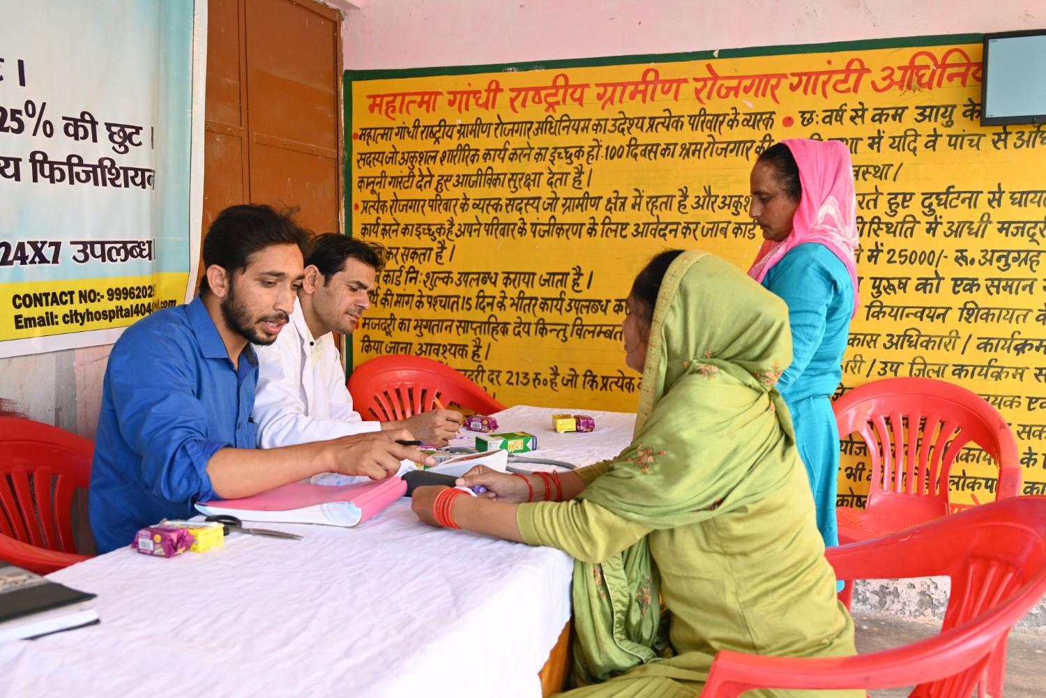 Jigyasa University Hosts Free Health Camp in Prthvipur